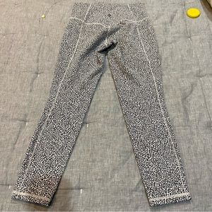 Athleta leggings with pockets